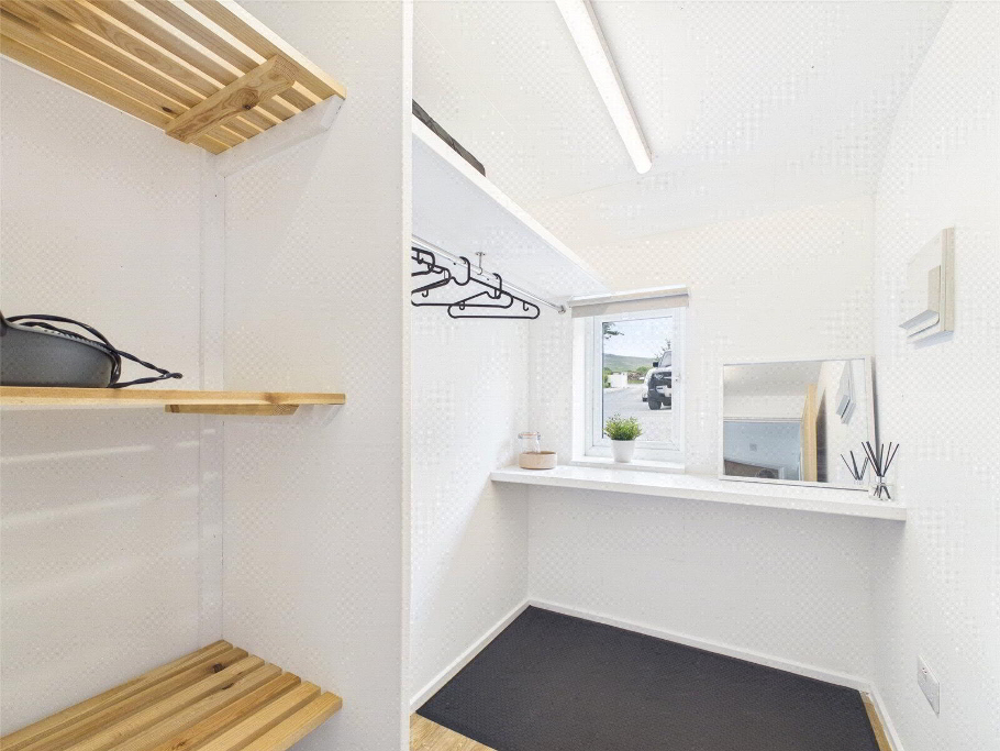 Annexe Dressing Room
