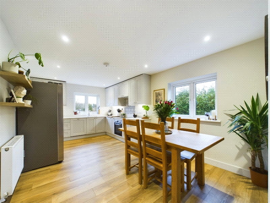 Kitchen / Dining