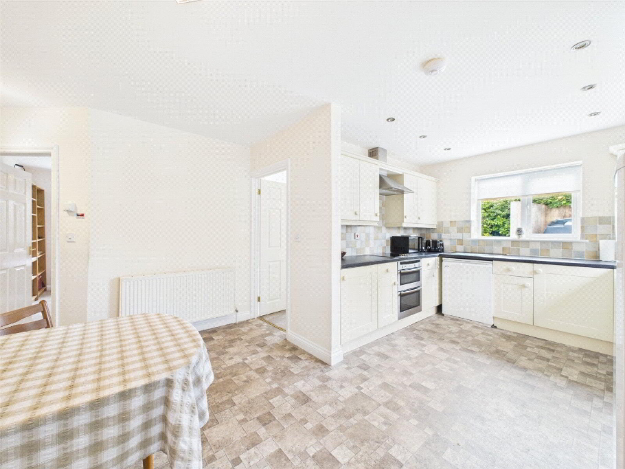 Kitchen / Dining