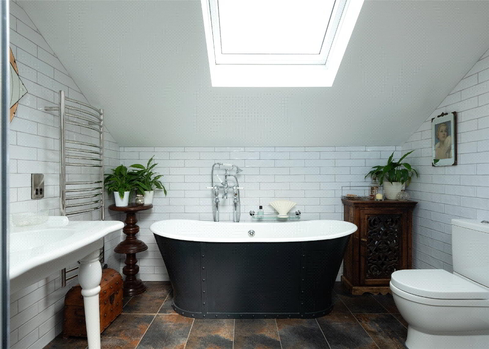Ensuite Bathroom Alt