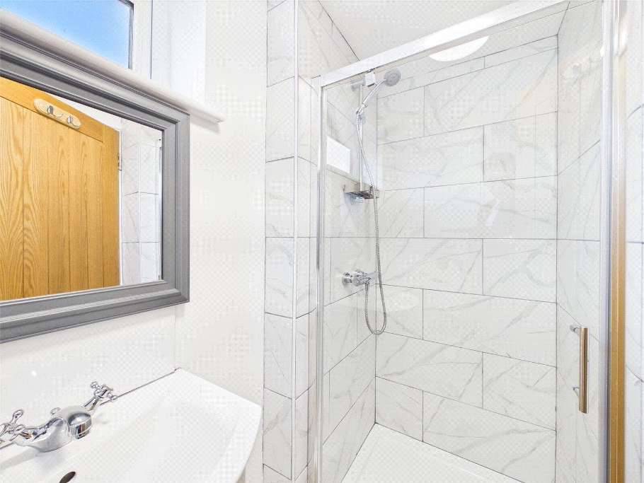Annexe Shower Room