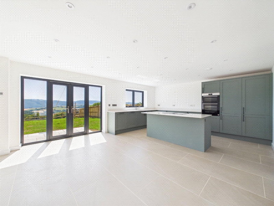 Kitchen / Dining