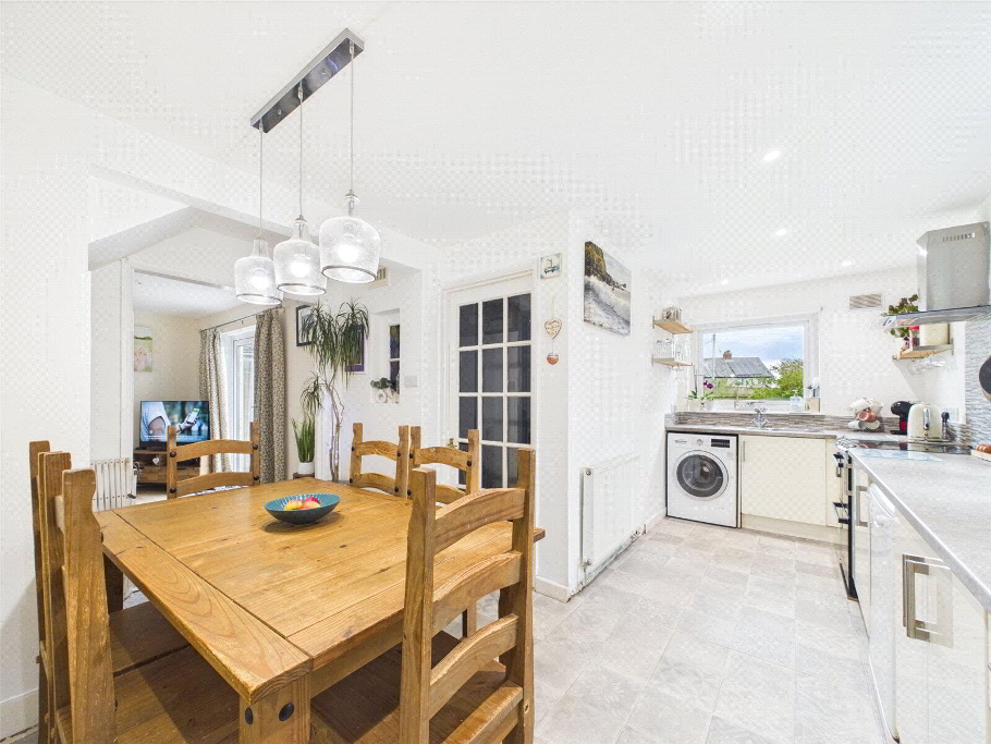Kitchen / Dining