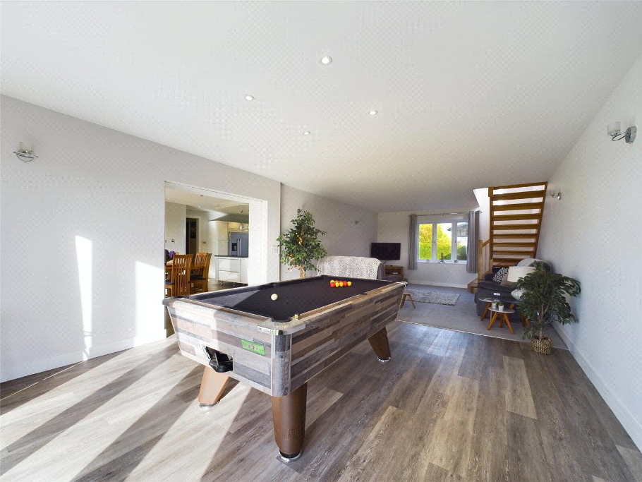 Living/Pool Room 1