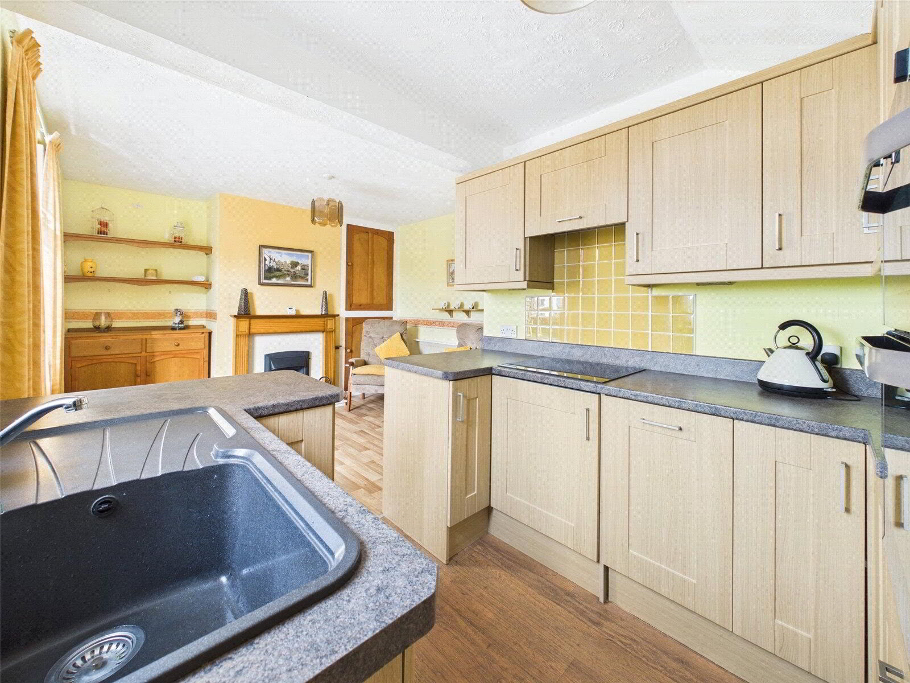 Kitchen Alt