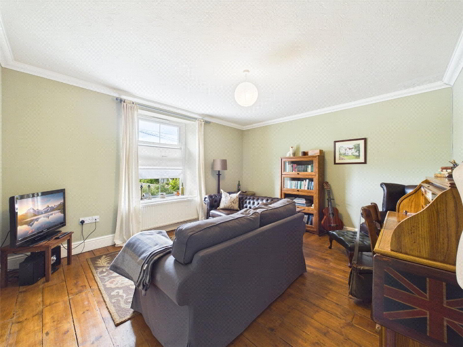Bedroom 2 / Living