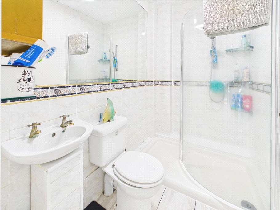 Master Ensuite