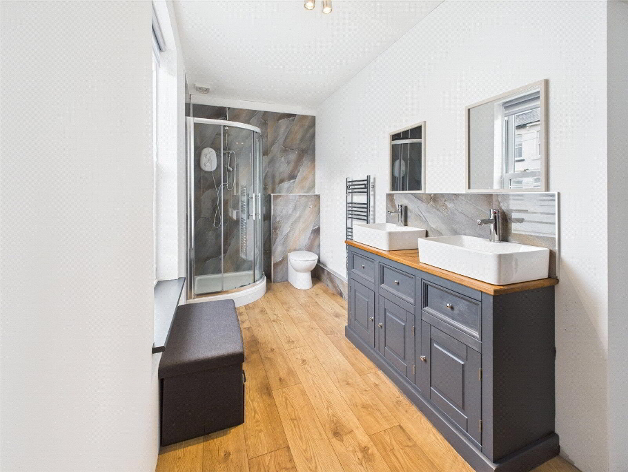 Master Ensuite