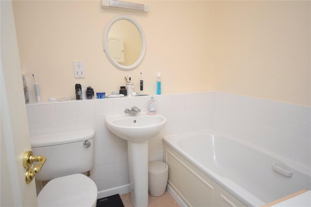 En-Suite Bathroom