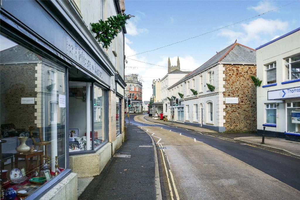 Photo 3 of 17-18 Fore Street, Holsworthy