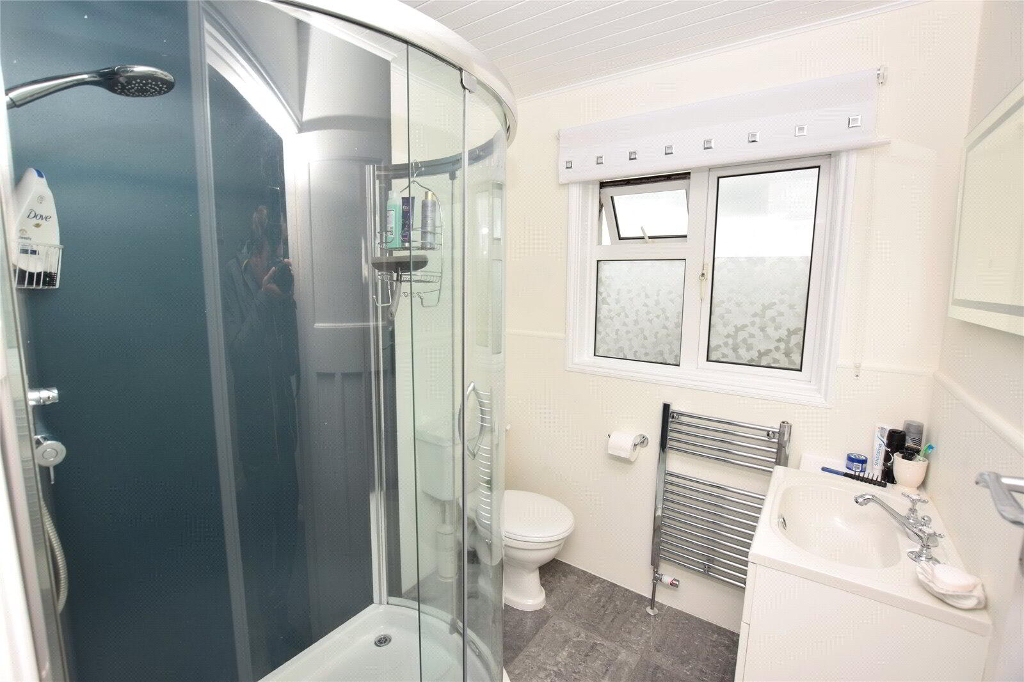 Trelawney Showerroom