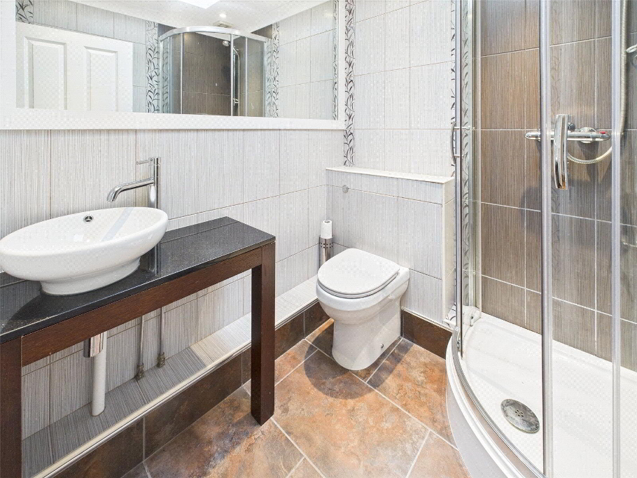 Annexe Shower Room
