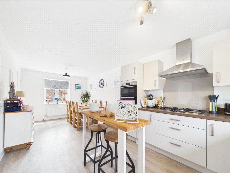 Kitchen/Dining