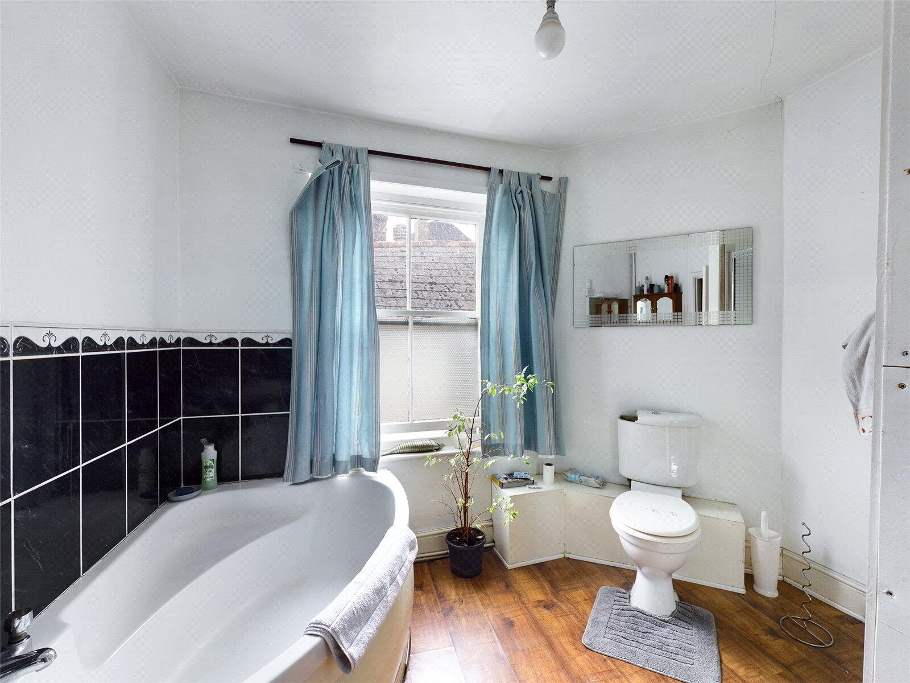 Maisonette Bathroom