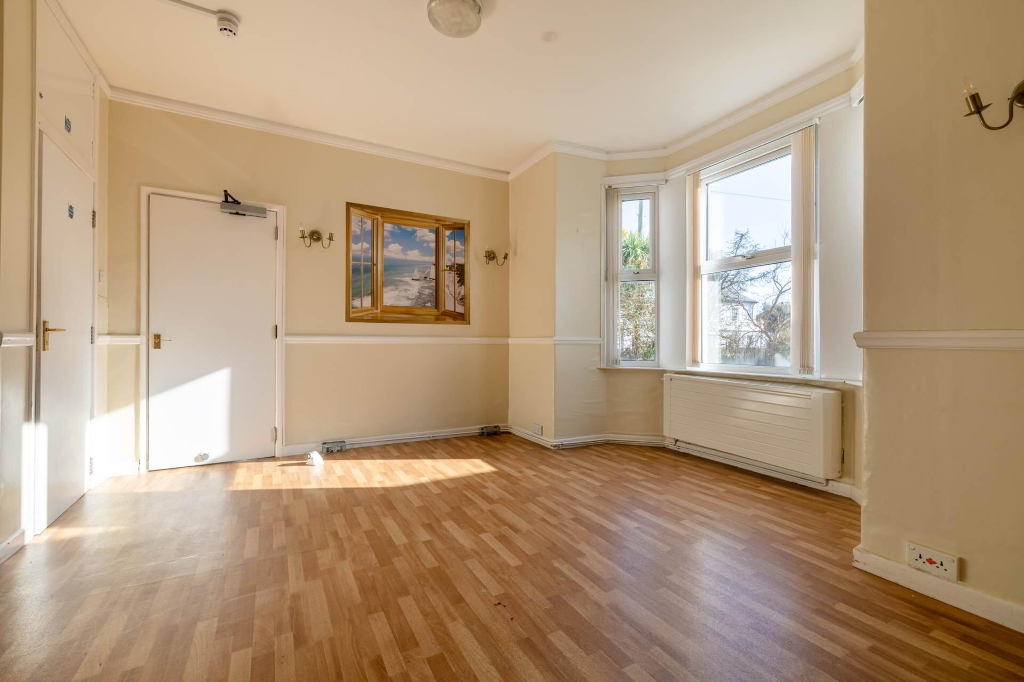 Photo 4 of 25 Wrafton Road, Braunton