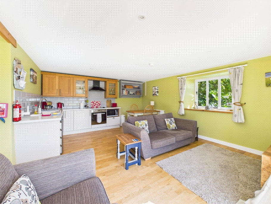 Clovelly Living Kitc