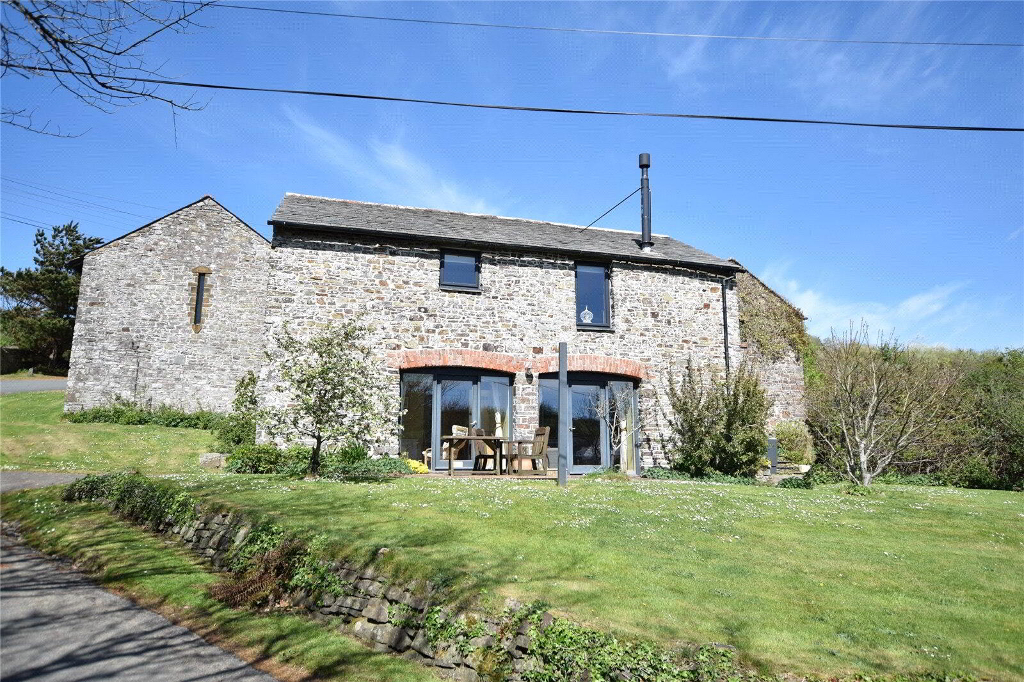 Clovelly Barn
