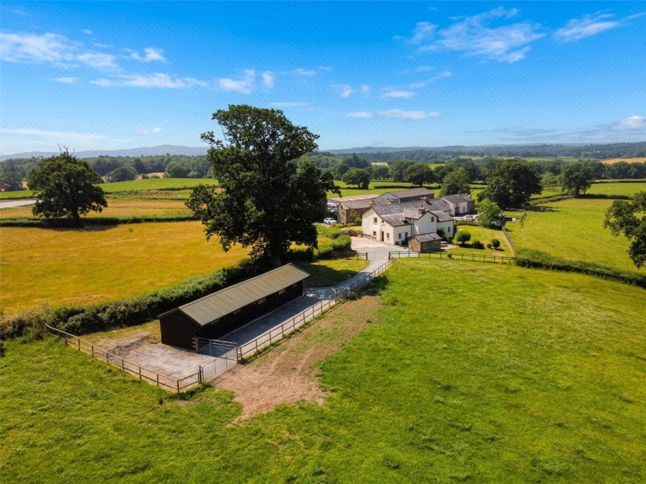 Stables W/View