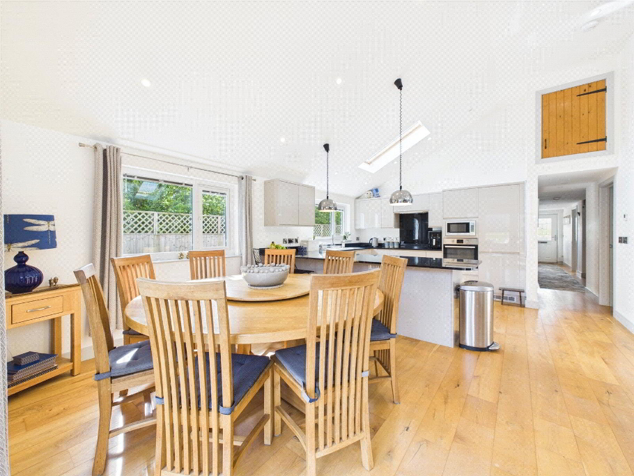 Kitchen/Dining