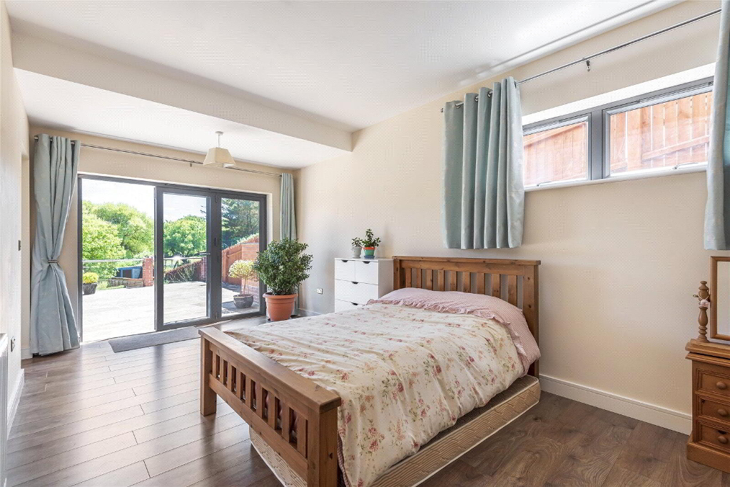 Bedroom/Sitting Room