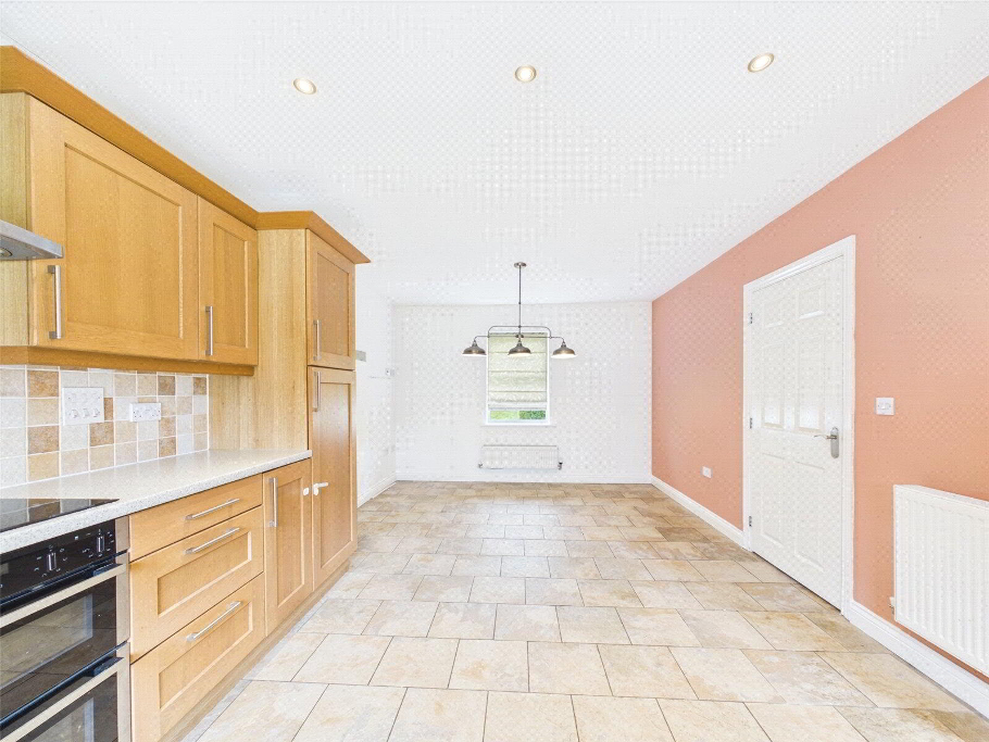 Kitchen/ Dining Room