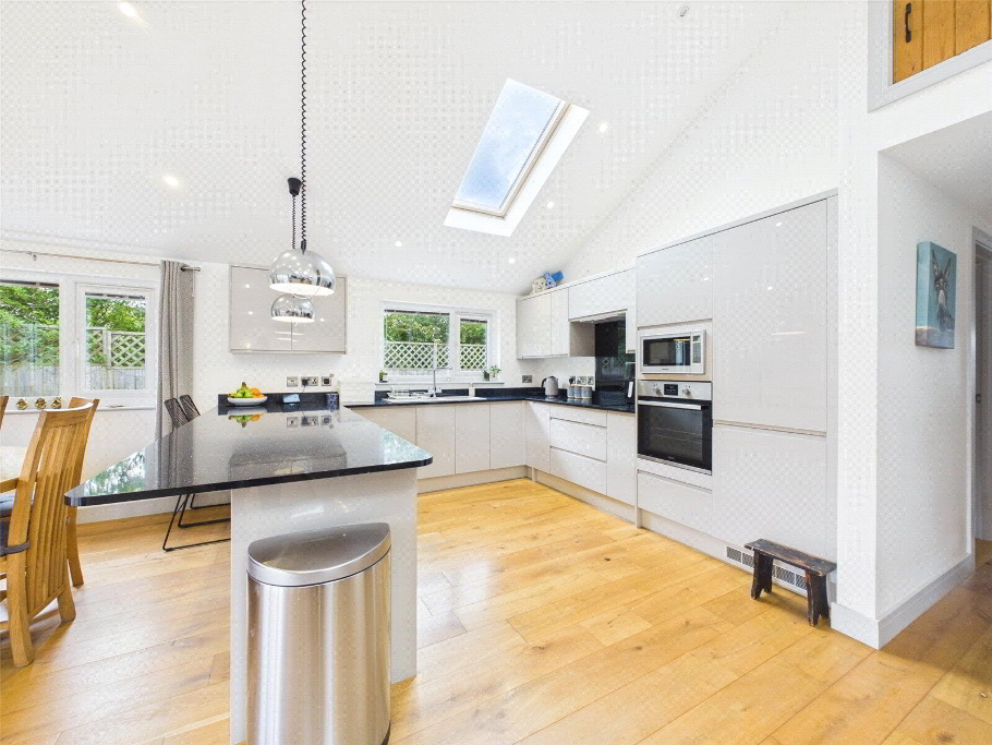 Kitchen/Dining