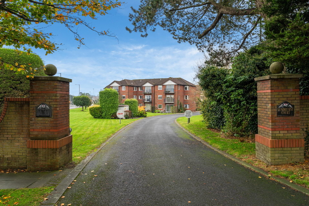 Photo 2 of 6 Lyndhurst Court, Bangor