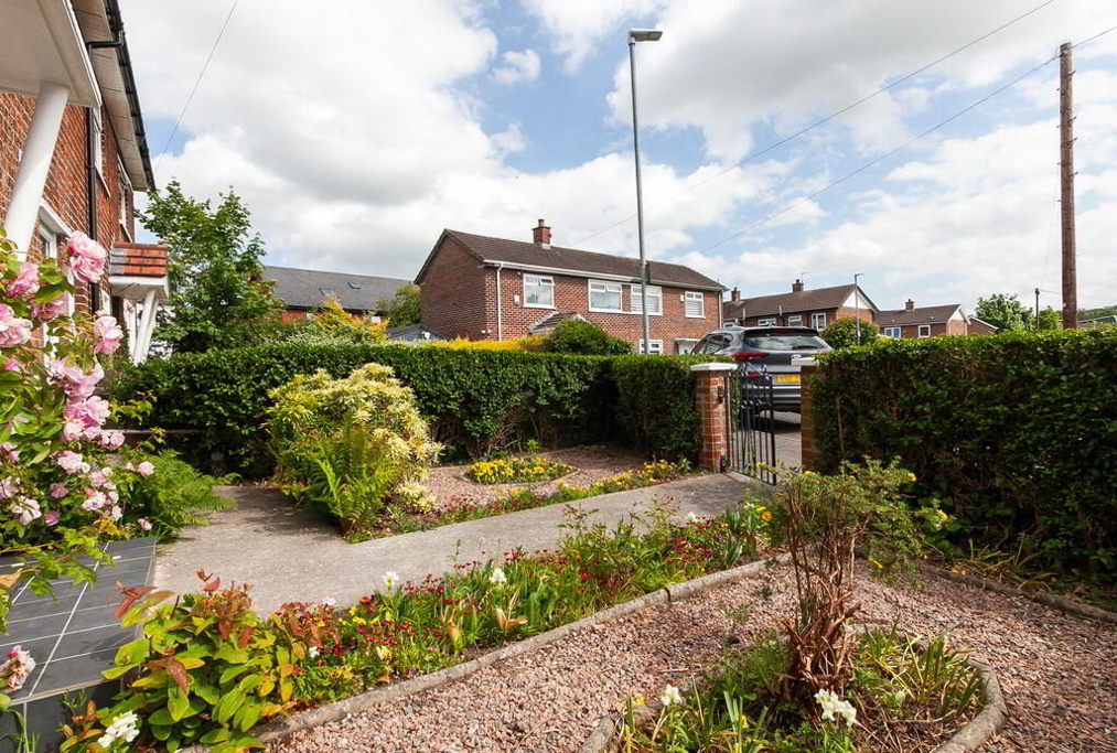 Photo 2 of 6 Cloghan Crescent, Belfast