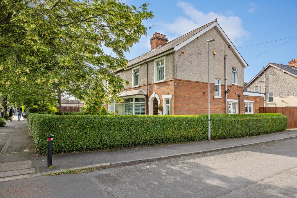 Photo 2 of 183 Upper Newtownards Road, Belfast