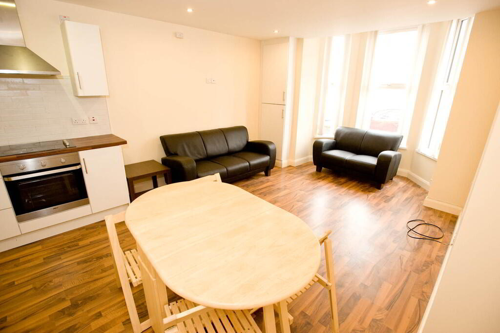 Photo 2 of Flat 1, 24 Cromwell Road, Belfast