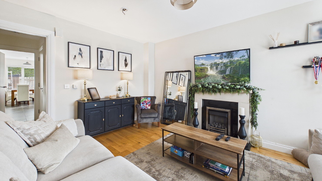 Photo 2 of 24 Abbington Manor, Bangor