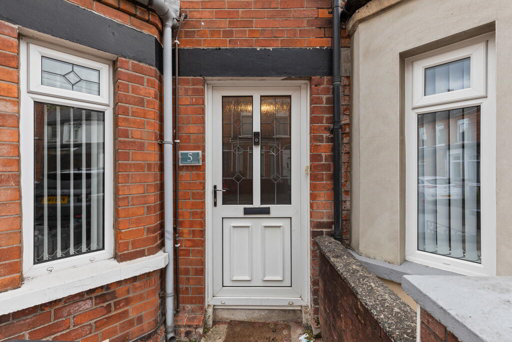 Photo 2 of 5 Dunraven Avenue, Belfast