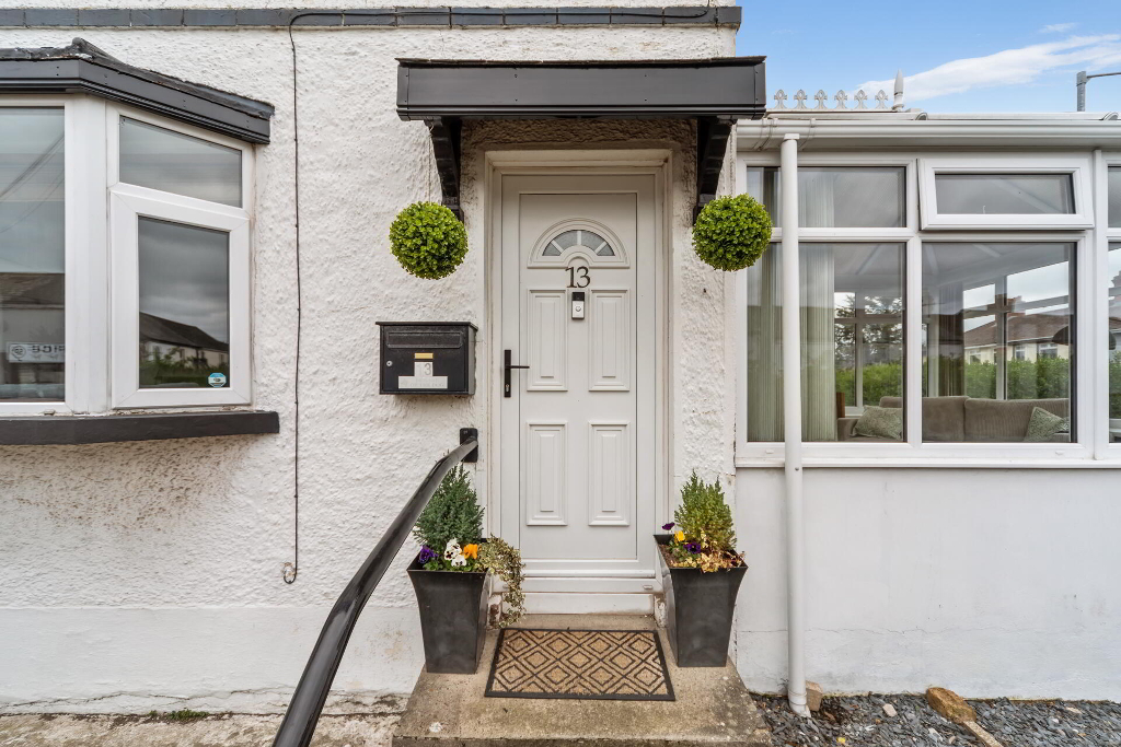 Photo 2 of 13 Grand Street, Hilden, Lisburn