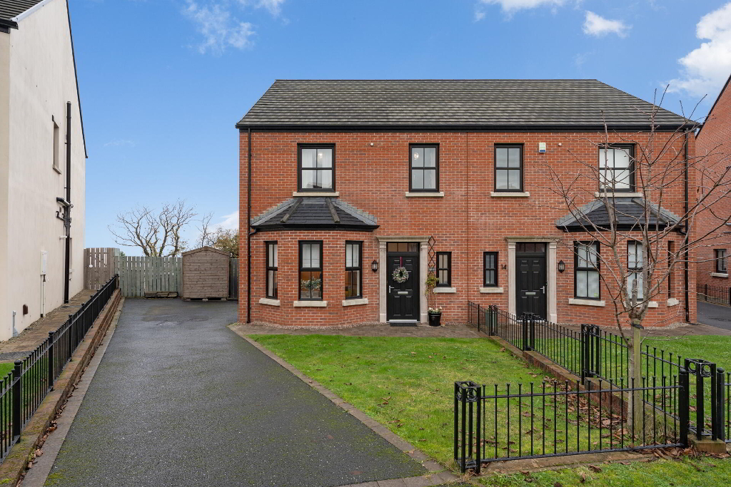 Photo 2 of 12 Castlegowan Crescent, Belfast