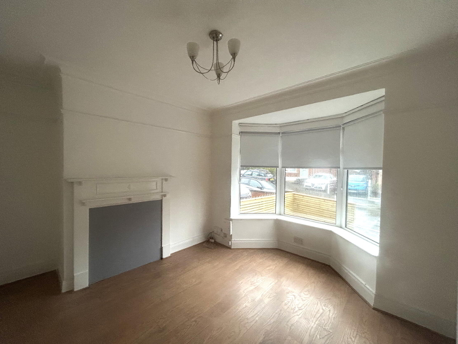 Photo 2 of 31 Holland Crescent, Belfast