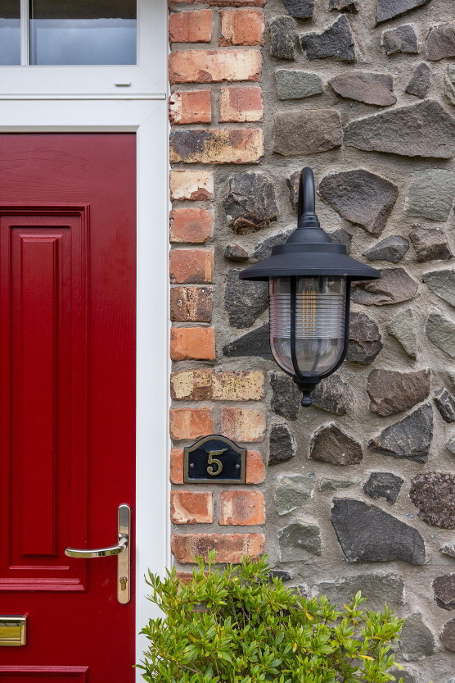 Photo 2 of 5 Governors Gate Crescent, Hillsborough