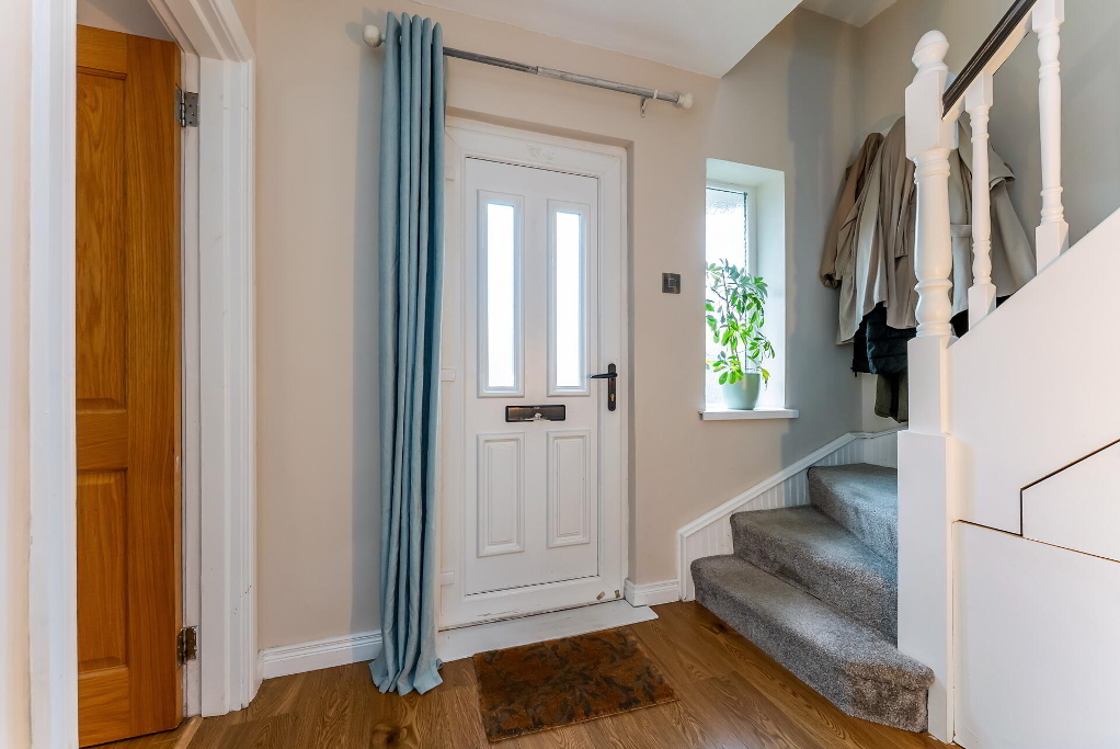 Photo 2 of 35 Knocknagoney Gardens, Belfast