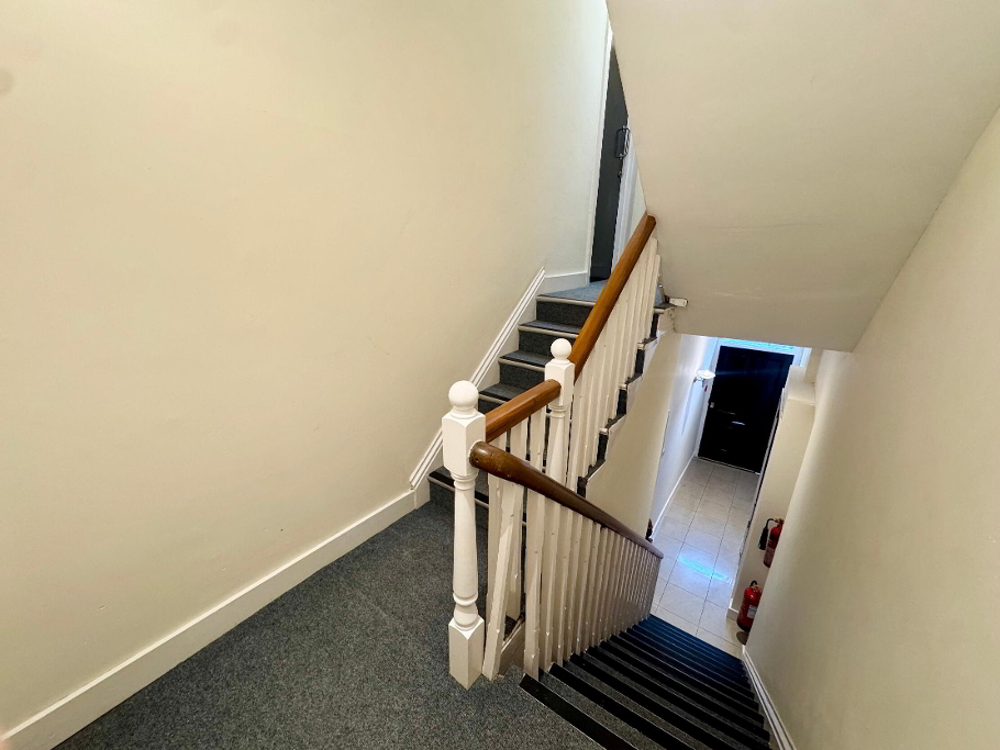 Photo 2 of Apt 3, 8 Willowbank Gardens, Antrim Road, Belfast