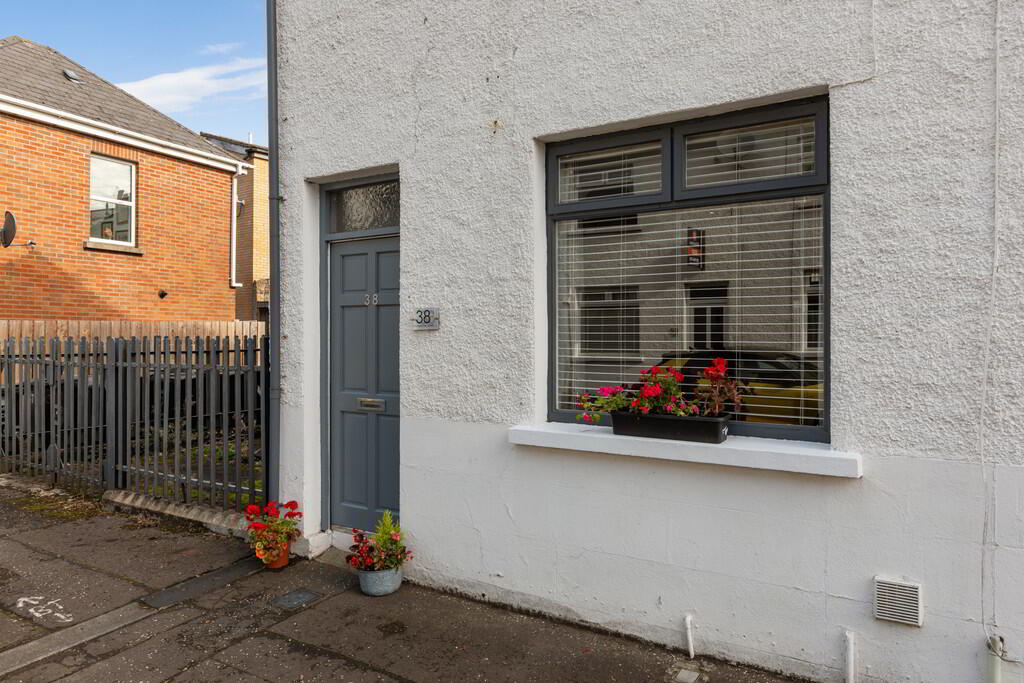 Photo 2 of 38 Moonstone Street, Belfast