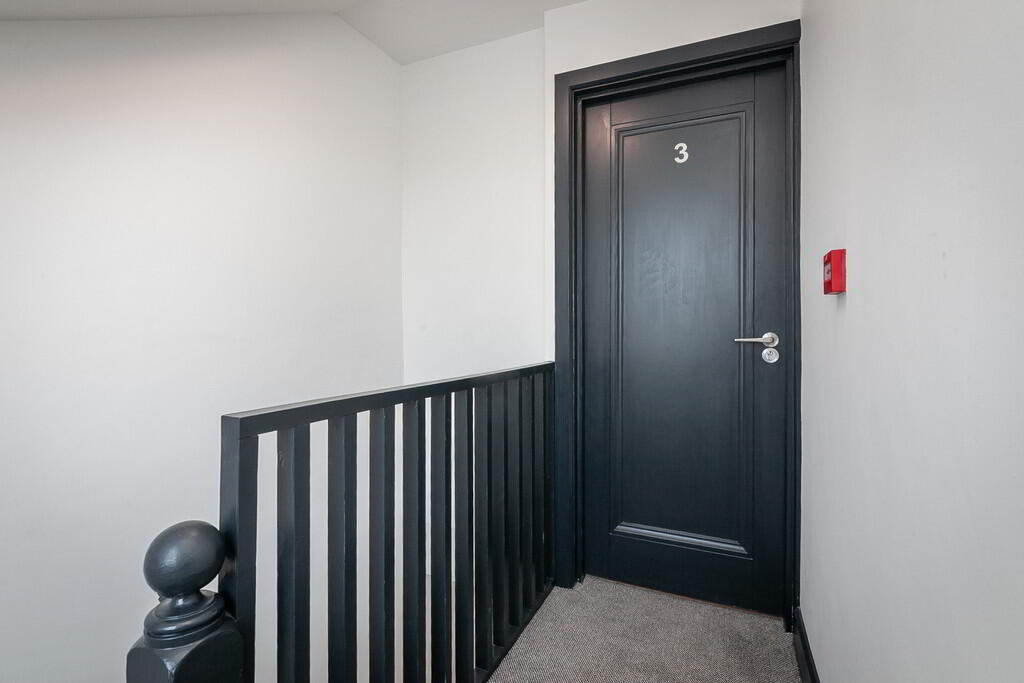 Photo 2 of Apt 3, 537a Lisburn Road, Belfast