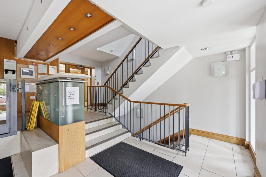 Photo 2 of Apt 4, 1 Deramore Park South, Belfast