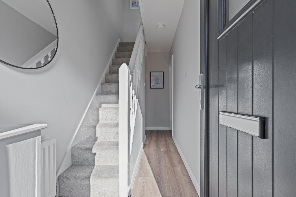 Photo 2 of 105 Dunraven Avenue, Belfast