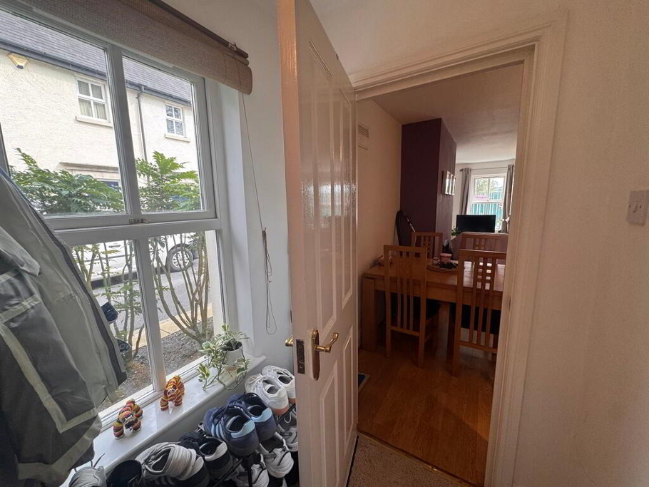 Photo 2 of 7 Drumbeg Cottages, Dunmurry, Belfast