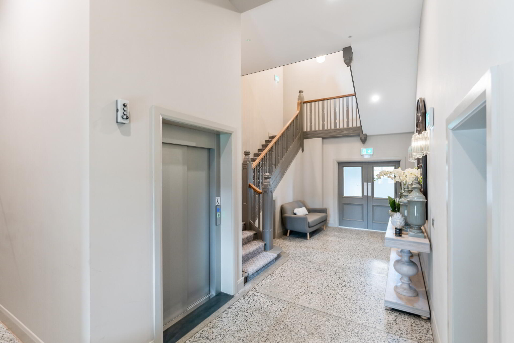 Photo 2 of Apartment 3 35 College Green, College Avenue, Bangor