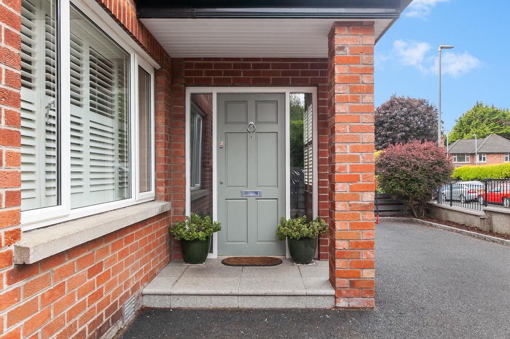 Photo 2 of 16 Malone Court, Belfast