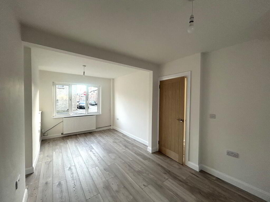 Photo 2 of 80 Isoline Street, Belfast