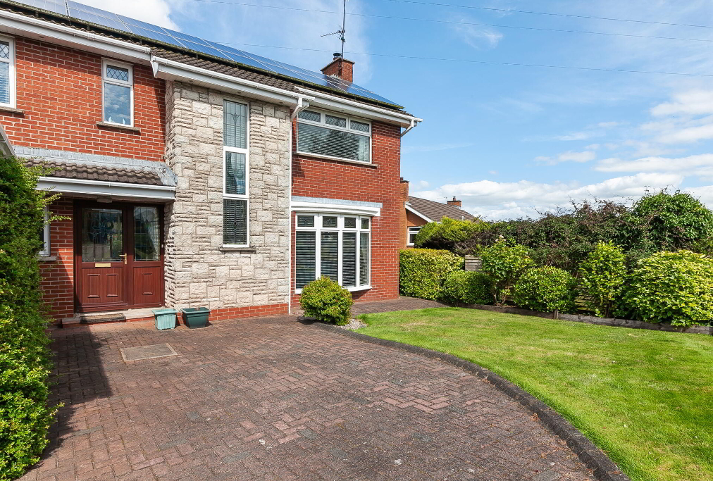 Photo 2 of 122 Trossachs Drive, Upper Malone Road, Belfast