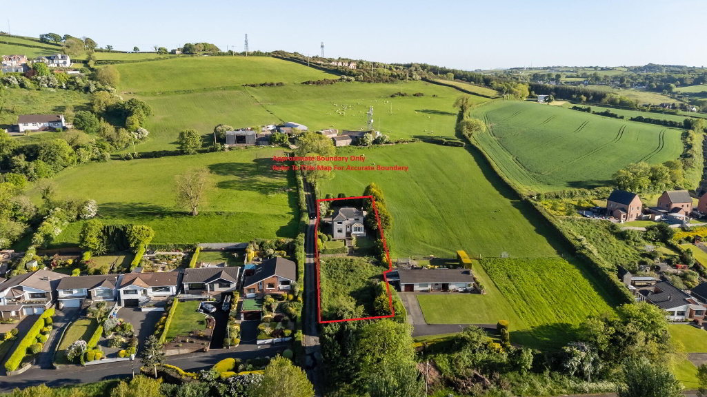 Photo 2 of 115 Lower Braniel Road, Belfast