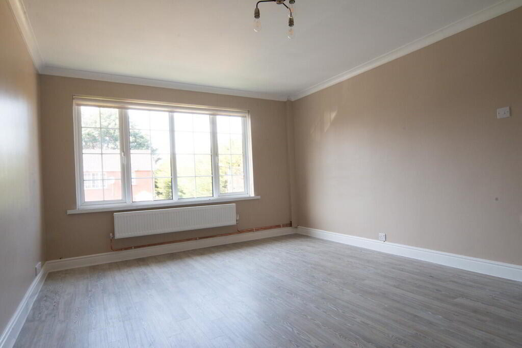 Photo 2 of 31b Dundonald Heights, Dundonald, Belfast