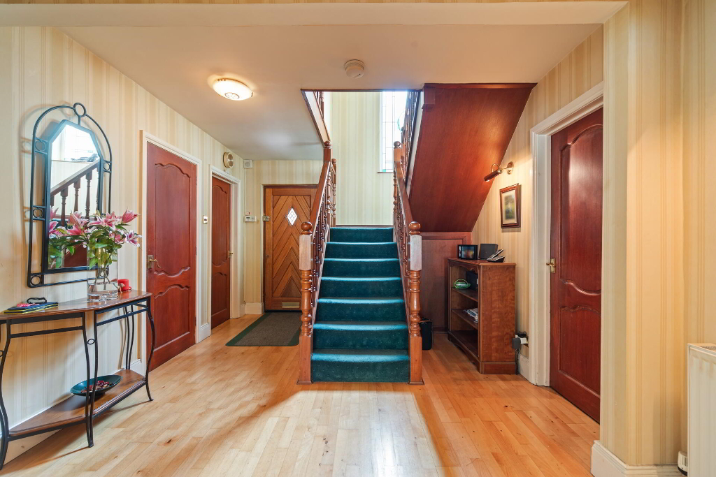 Photo 2 of 48 Dunmurry Lane, Dunmurry, Belfast